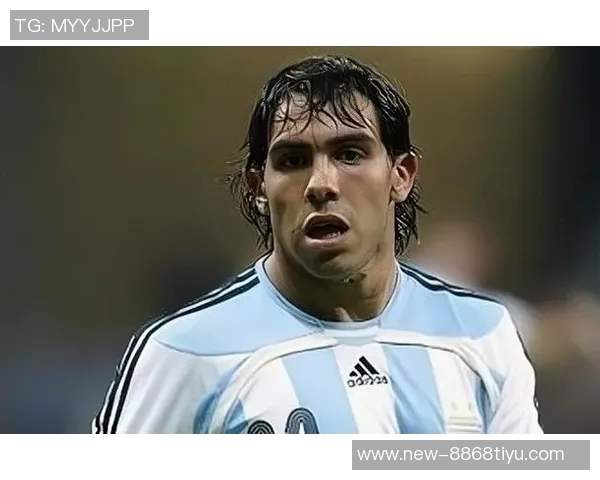 特维斯重返博卡主场获赠纪念球衣感动不已重温昔日辉煌